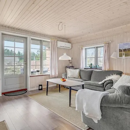 Lovely In Romo With Kitchen Holiday home Toftum (Syddanmark)