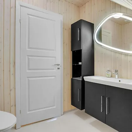 Lovely In Romo With Kitchen Holiday home Toftum (Syddanmark)